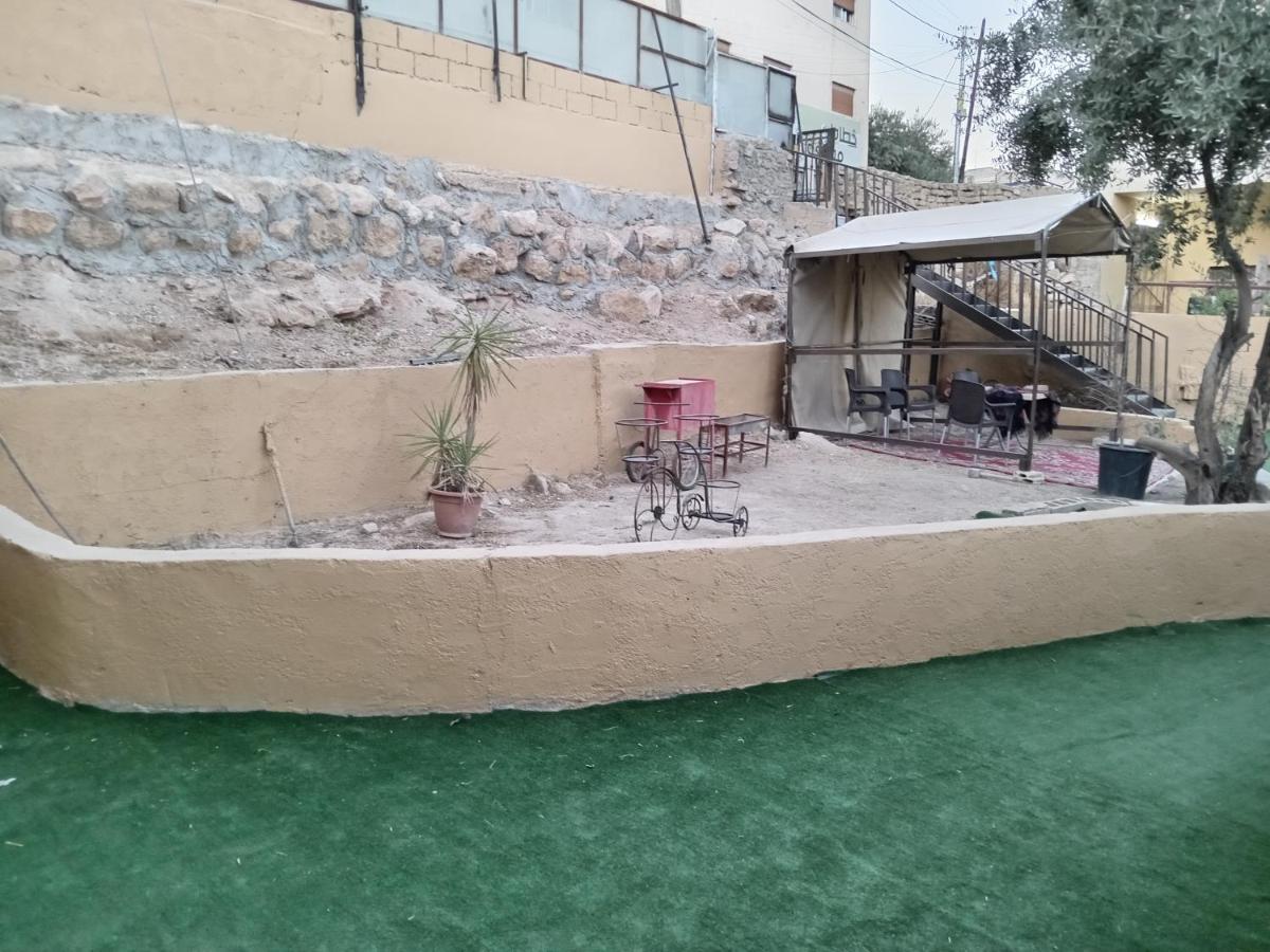 Emile Altwal Madaba Hotel Exterior foto